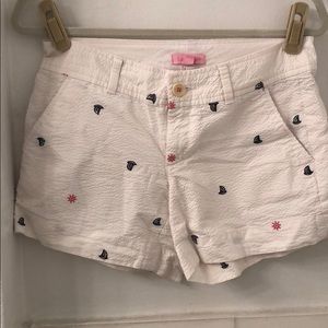 Lilly Pulitzer white shorts w sailboats size 2